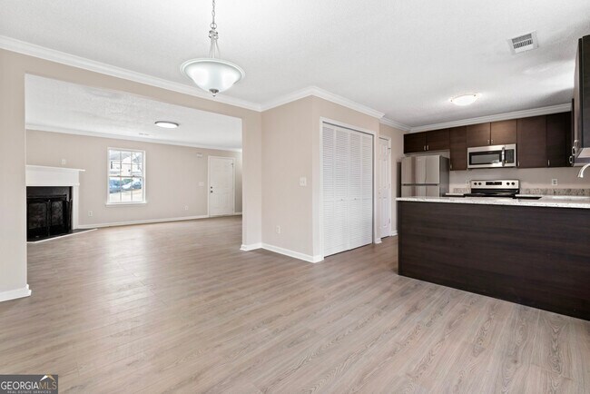 Building Photo - 309 Coral Cir