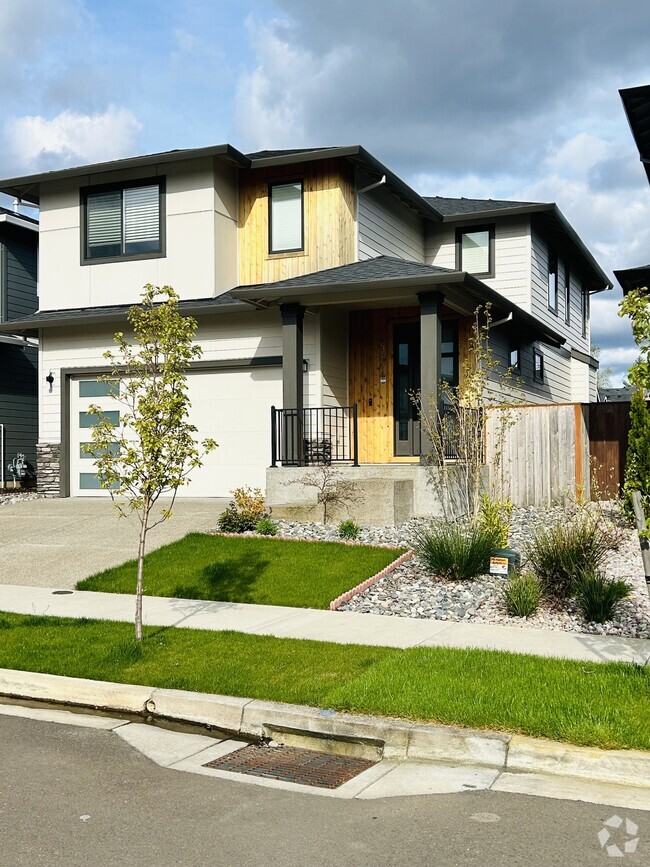 Building Photo - 3676 SW Tegart Ln