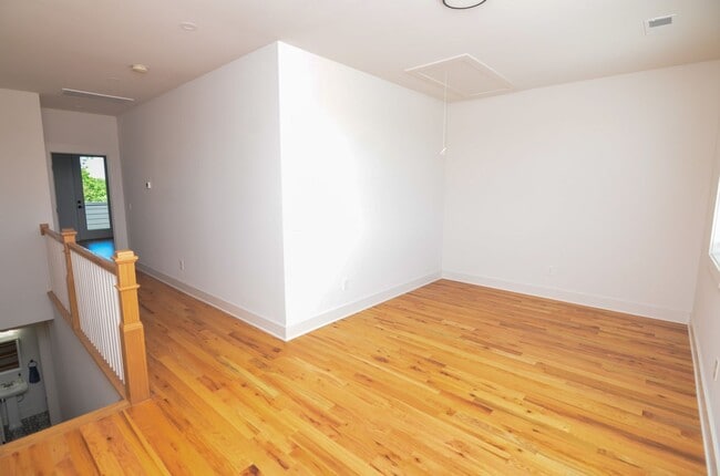 Building Photo - 411 Mcadoo Ave