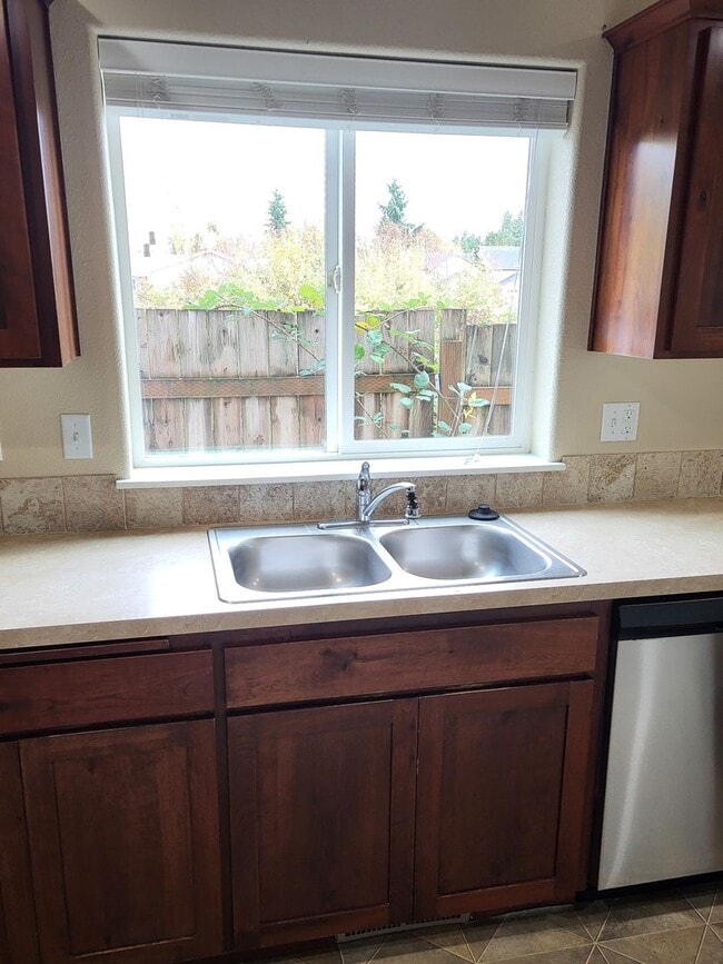 Building Photo - COLTON3607-3617