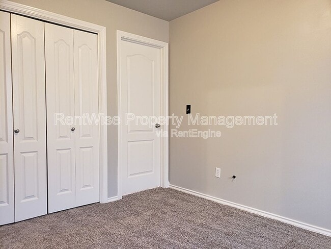 Building Photo - 5308 N Cortona Way
