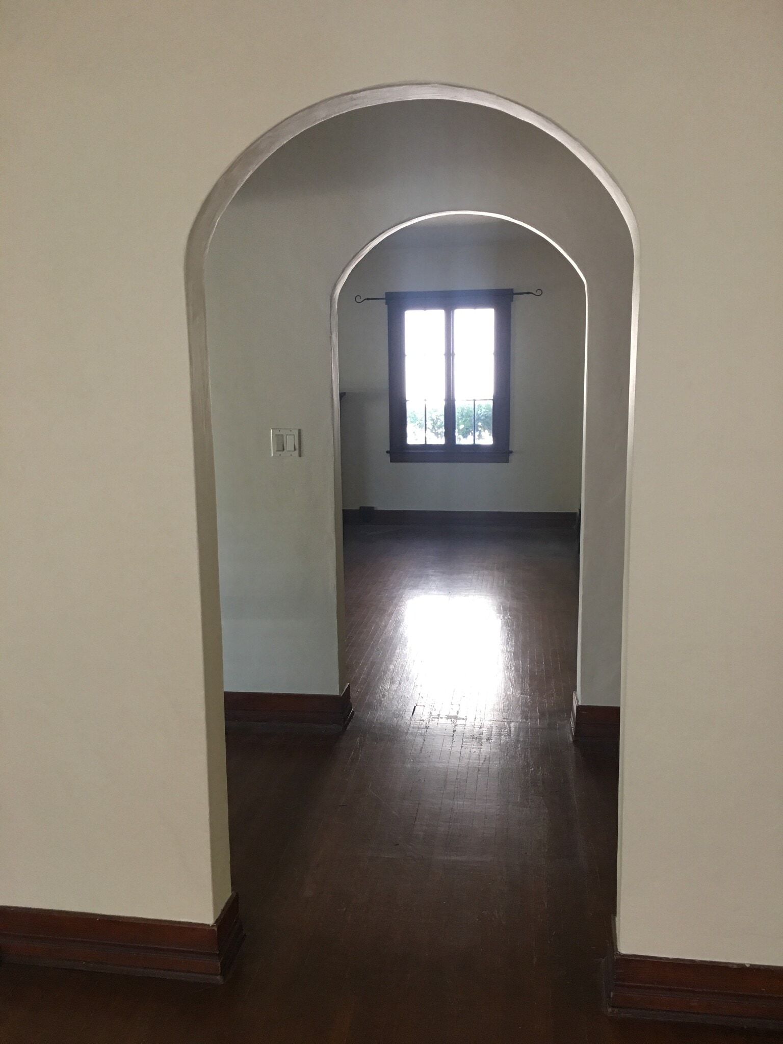 LR view to dining room - 862 Allen Ave