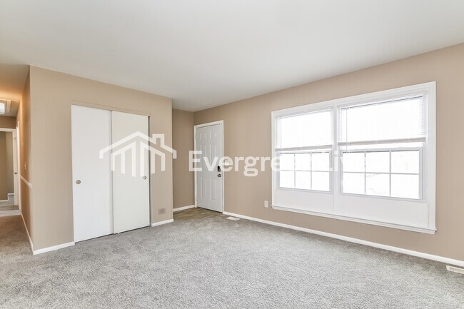 Building Photo - 2407 Phoenix Dr