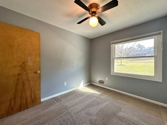Building Photo - 3 Bed/2 Bath in Harlem, GA with Sunroom & ...