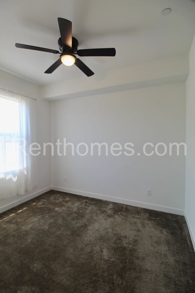 Building Photo - 1716 Discovery Falls Dr