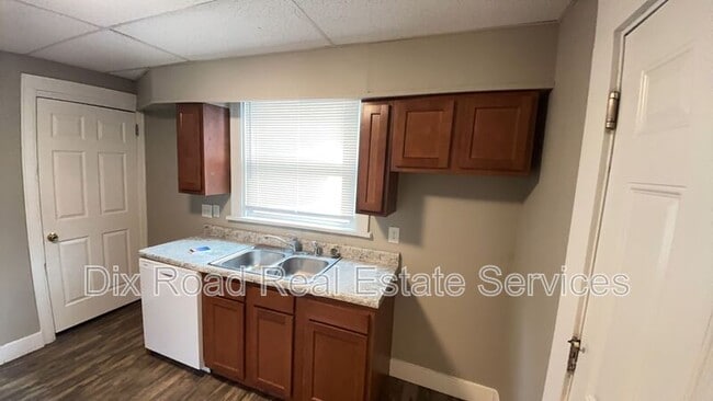 Building Photo - 4553 Midland Ave