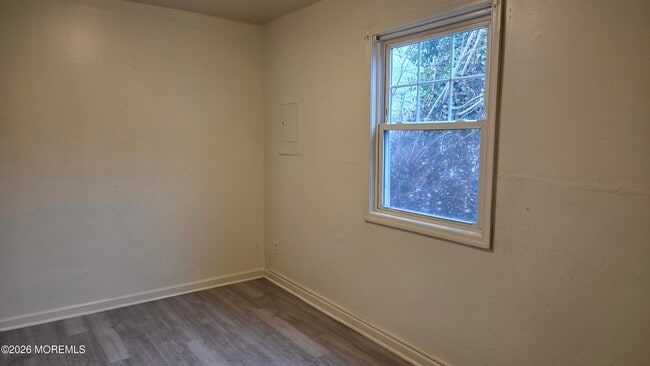 Building Photo - 44 Borden Ave