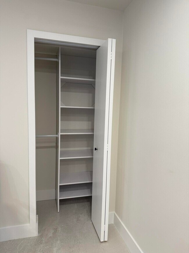 Building Photo - 2894 Florida Blvd