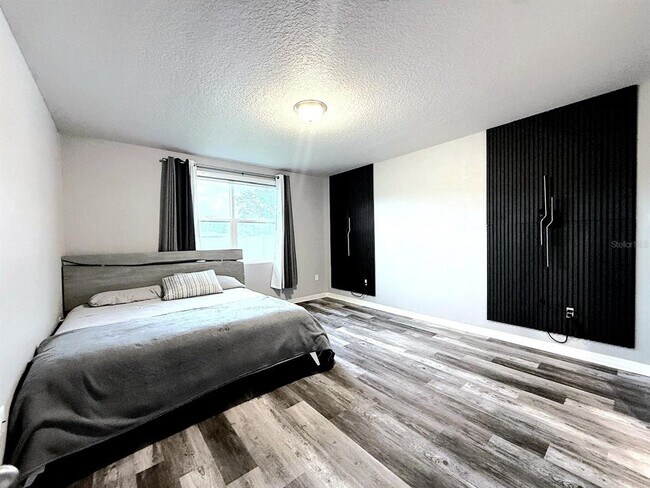 Building Photo - 706 Alta Vista Ct