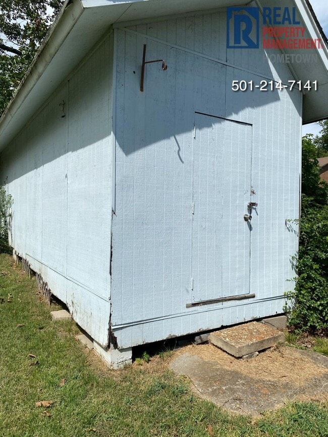 Building Photo - 37 Windsor Dr