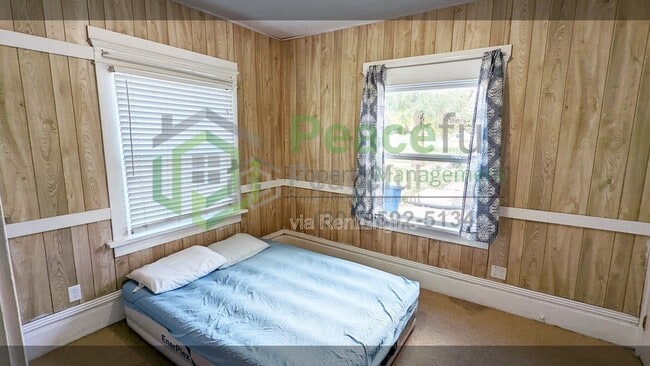 Building Photo - 1019 22nd St