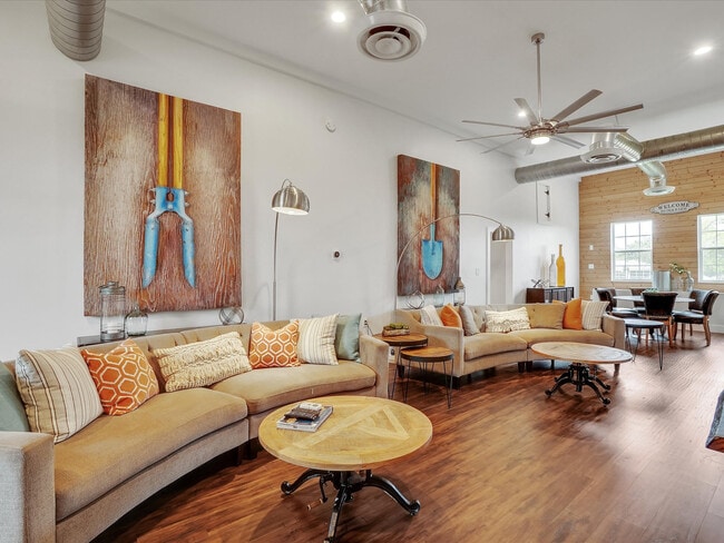 Building Photo - 1400 Shadow Brook Trail