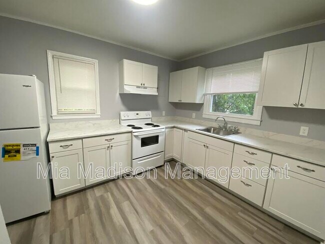 Building Photo - 1226 E 38th St