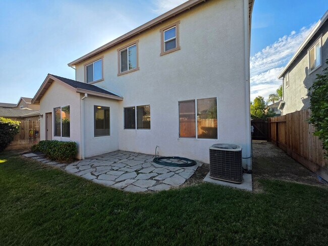 Building Photo - 4 bedroom in north Turlock!