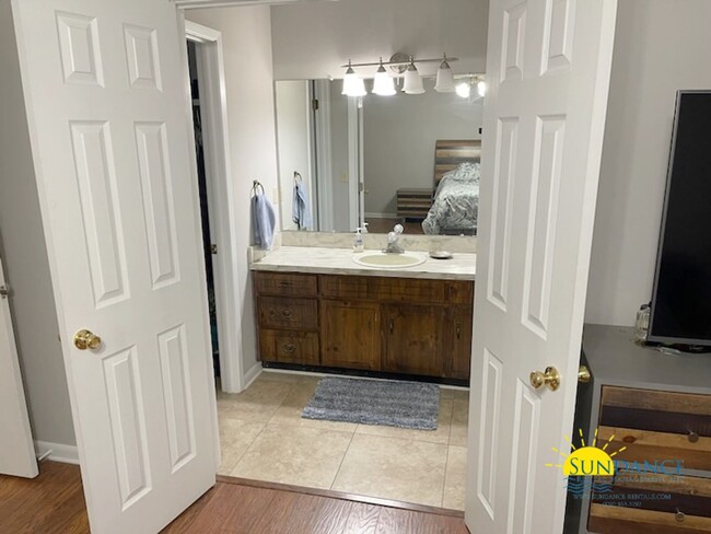 Building Photo - Charming 3-Bedroom Brick Home in Bluewater...