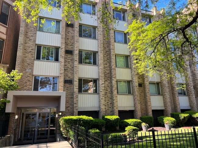 Primary Photo - 510 W Fullerton Pkwy