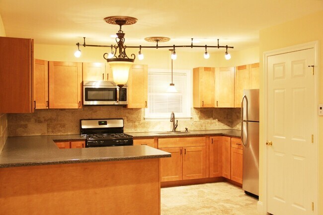 Building Photo - 48 N Champlain St