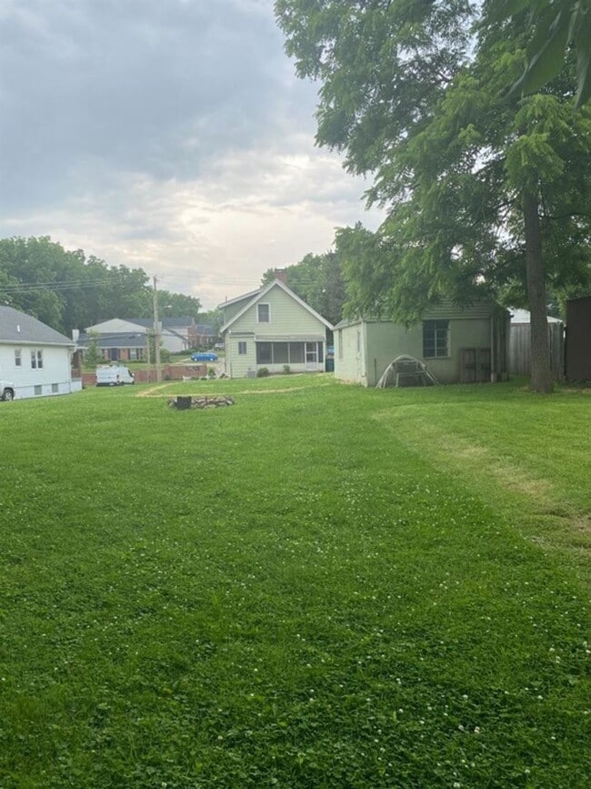 Building Photo - MT. WASHINGTON - Charming 3 bed 2 bath w l...