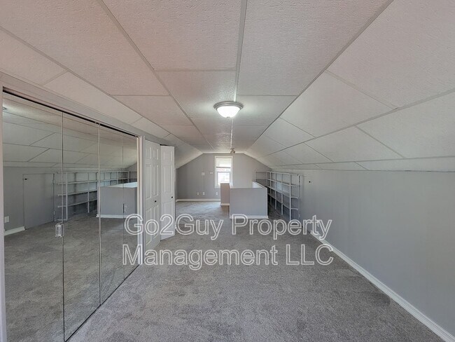 Building Photo - 23331 Oak St
