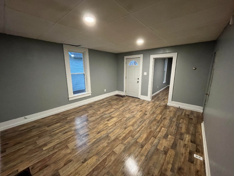 Building Photo - 1200 Gomber Ave