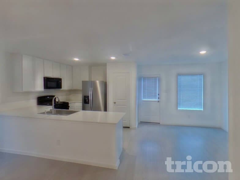 Building Photo - 913 Mossycup St
