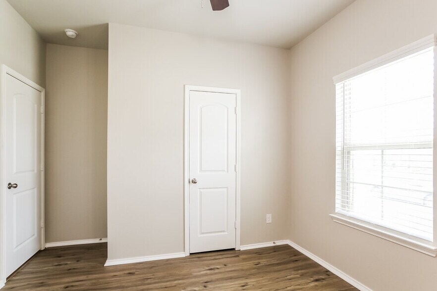 Building Photo - 23426 Rebecca Field Ln