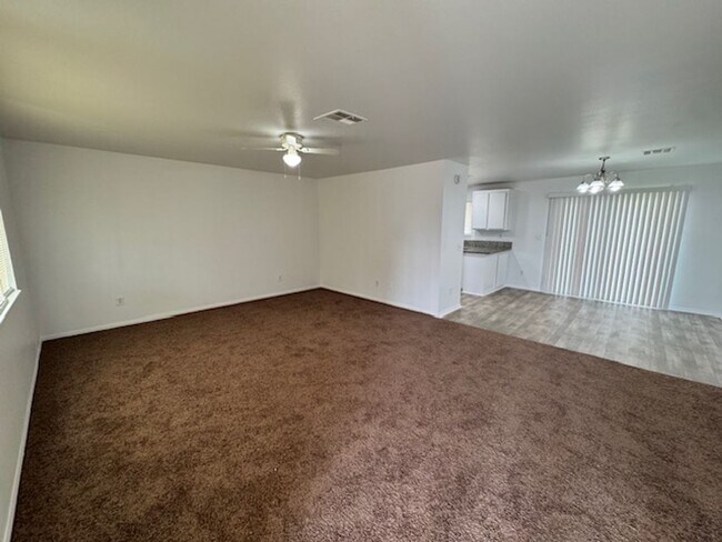 Building Photo - Gorgeous Remodeled 3+2 On Half Acre- $2600