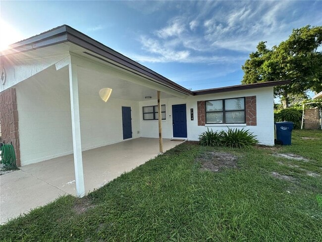 Primary Photo - 7914 43rd Ave W
