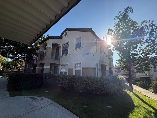 Building Photo - 1BR/1BA Condo w/ ASSIGNED PARKING for rent near Del Mar AVAILABLE NOW!