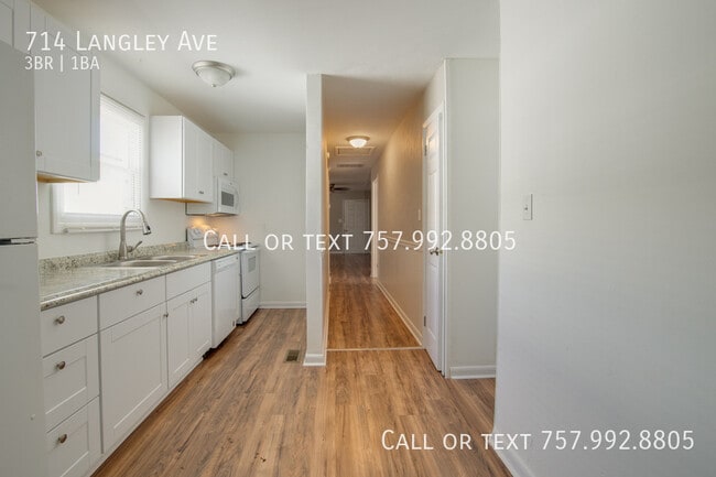 Building Photo - 714 Langley Ave