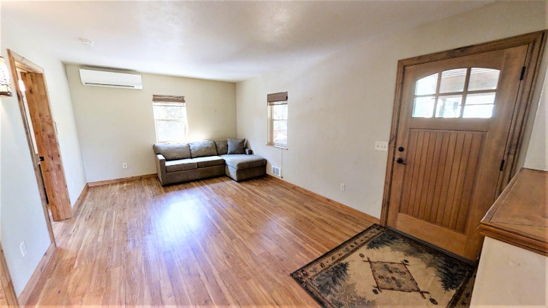 Building Photo - 217 Redwing Dr