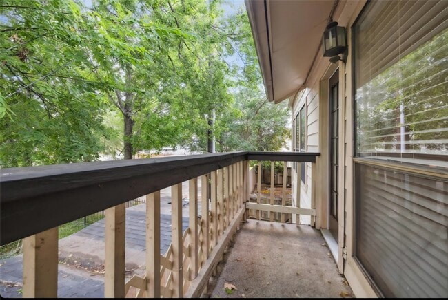 Building Photo - 2277 S Kirkwood Rd