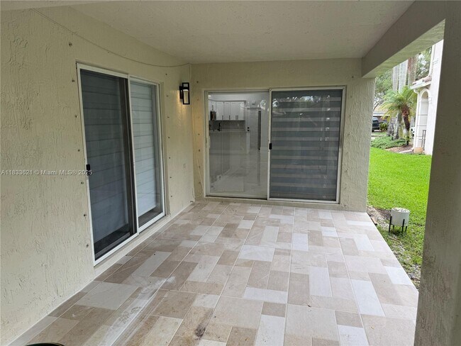 Building Photo - 1560 Canary Island Dr