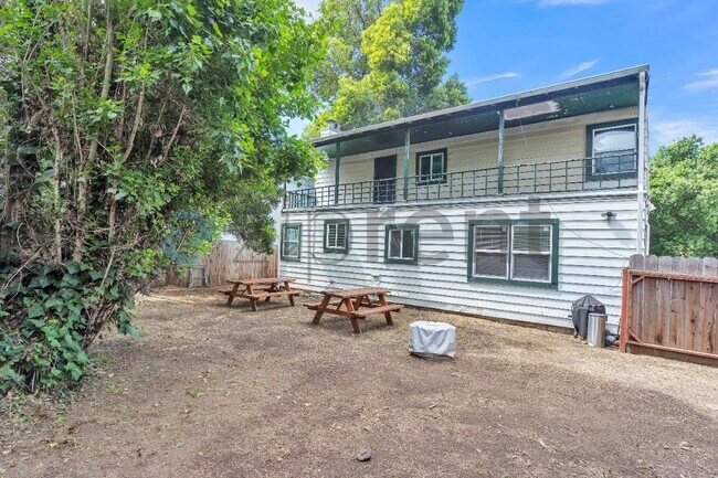 Building Photo - Unit 3400