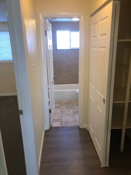 Building Photo - 1026 17th Ave