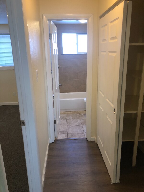 Building Photo - 1026 17th Ave