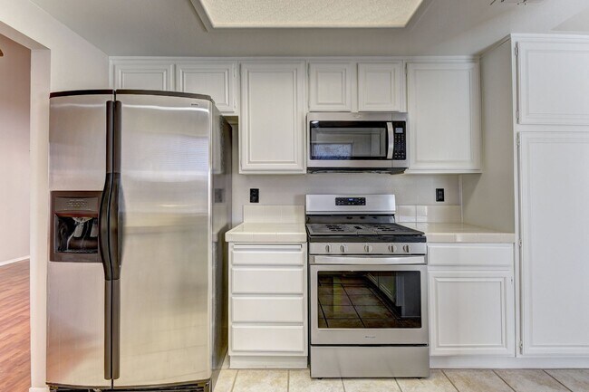 Building Photo - 356 Amalfi St