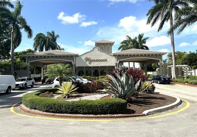 Primary Photo - 4801 Martinique Pl