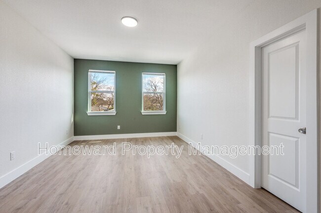 Building Photo - 835 Stamps Ave