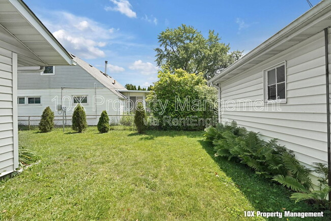 Building Photo - 3985 Ural Ave
