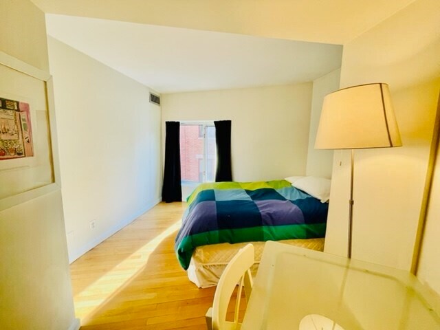 Building Photo - 19 Wiget St