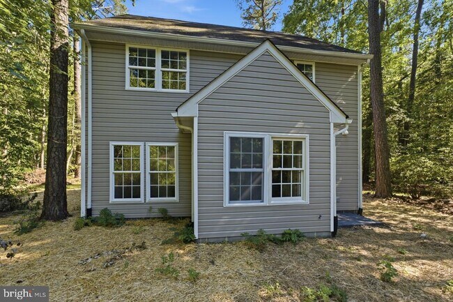 Building Photo - 104 Hazel Dr