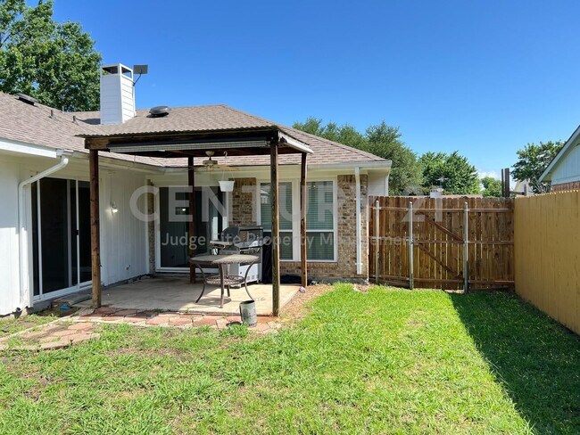 Building Photo - Magnificent 3/2/2 in Lewisville For Rent!