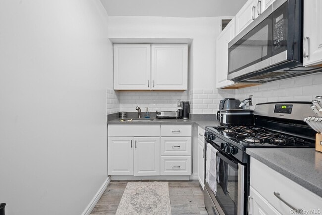 Building Photo - 58-03 Calloway St