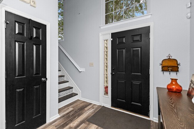 Building Photo - 2476 Apiary Ct