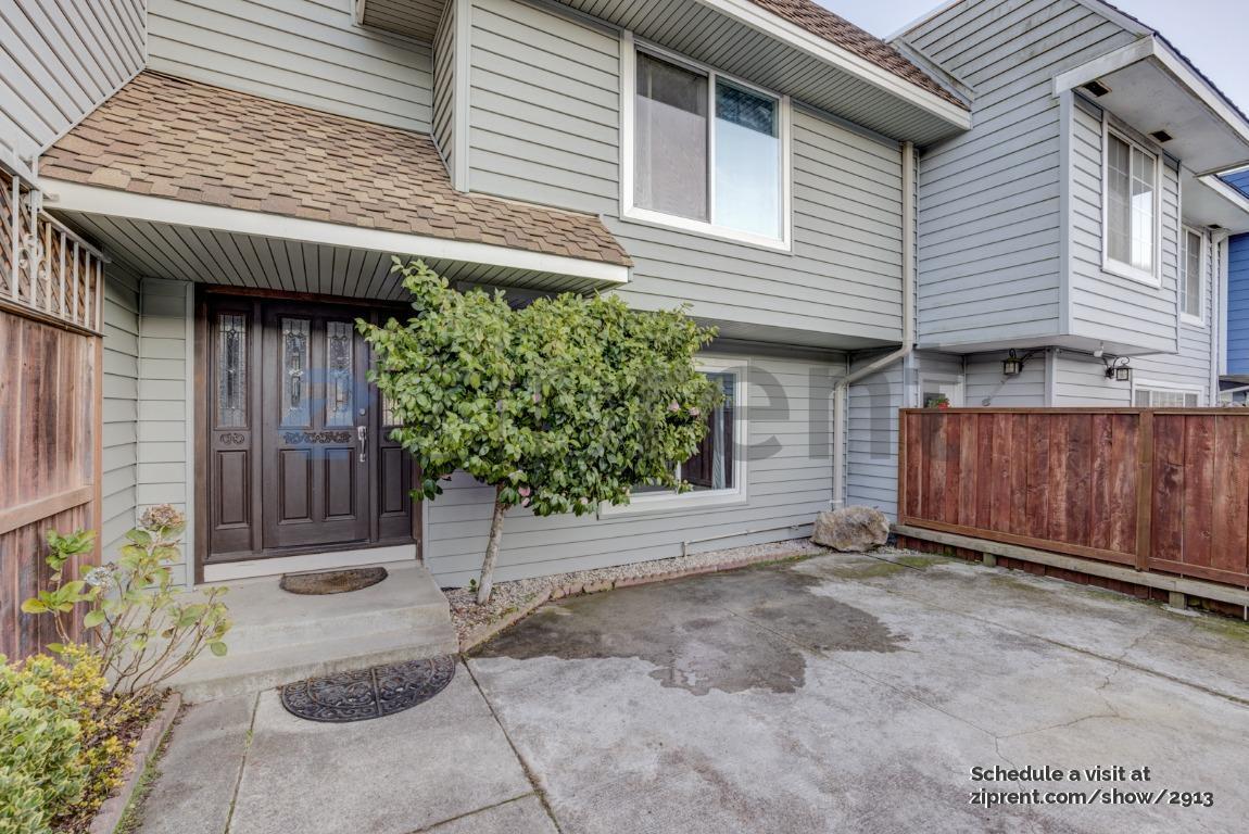 Building Photo - 3648 Gilbert Ct