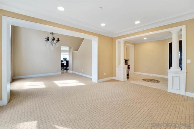 Building Photo - 10394 Valley Waters Dr