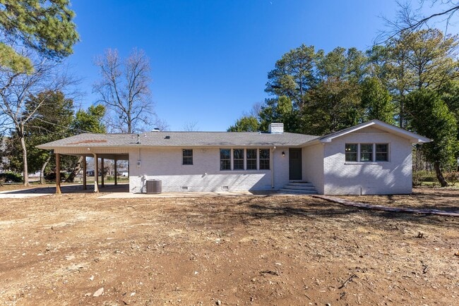 Building Photo - Close to downtown Athens! Beautifully renovated home with charm!