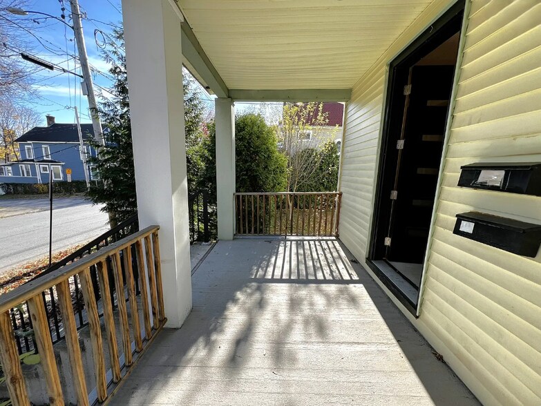 Front Porch - 89 S Cherry St