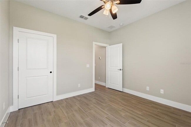 Building Photo - 205 Hyacinth Ct